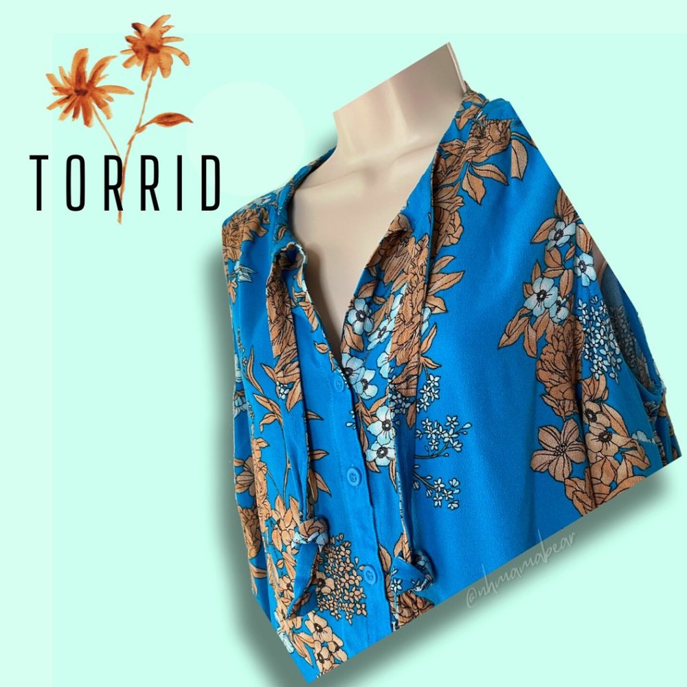 Lightweight Blue Floral Crepe Button Tie Front Top - Sleeveless Plus Size Torrid